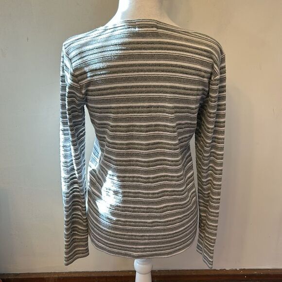Gap gray white sparkle striped long sleeve feather tee Size M EUC - Picture 6 of 8